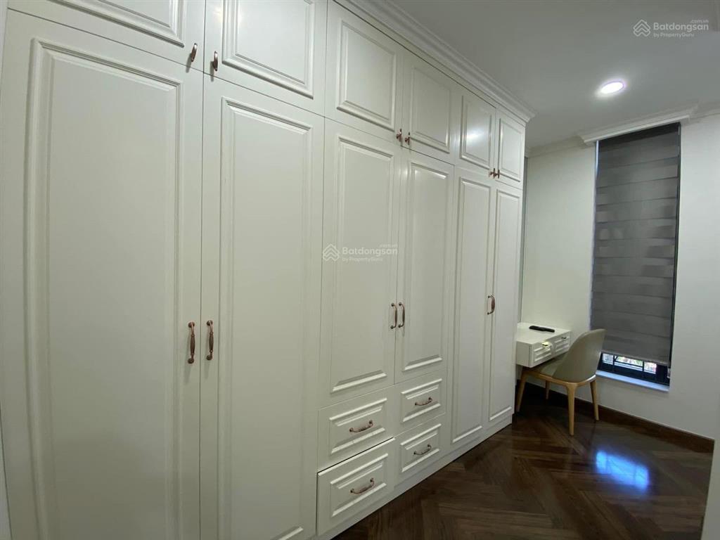 Cho thuê nhà 100m2, 3 tầng, 3 phòng ngủ 4 vệ sinh 6 triệu/tháng. cách chợ 300m chính chủ 0906 443 ***