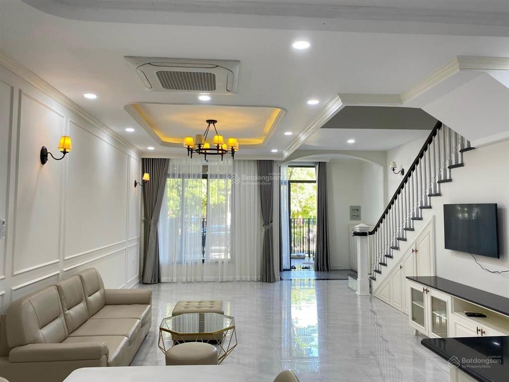 Cho thuê nhà 100m2, 3 tầng, 3 phòng ngủ 4 vệ sinh 6 triệu/tháng. cách chợ 300m chính chủ 0906 443 ***