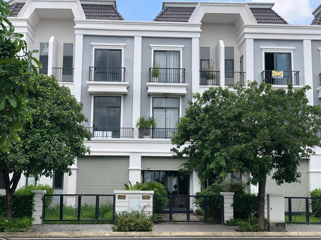 Cho thuê nhà 100m2, 1 trệt 2 lầu, 3 phòng ngủ 4 vệ sinh 6 triệu/tháng. chính chủ 0906 443 ***