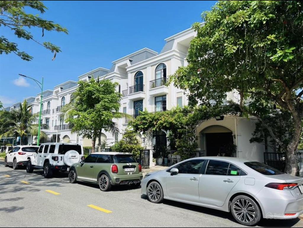 Cho thuê nhà 100m2, 1 trệt 2 lầu, 3 phòng ngủ 4 vệ sinh 6 triệu/tháng. chính chủ 0906 443 ***