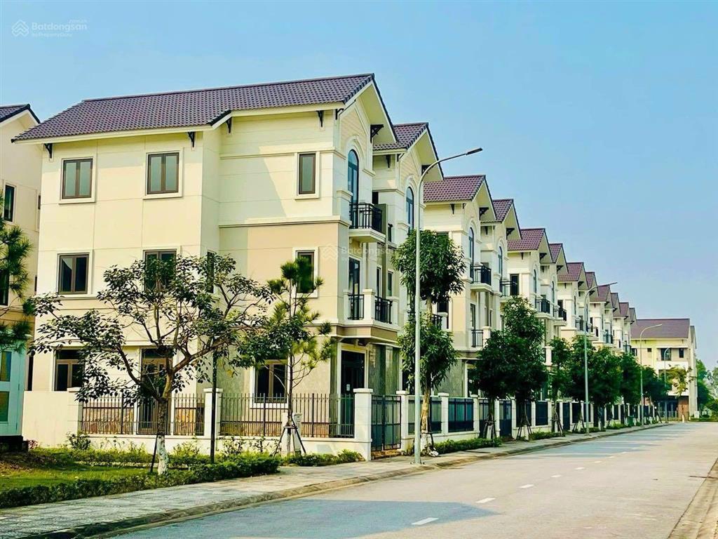 Chính chủ cần bán căn biệt thự 3 tầng siêu đẹp dt 135m2 trung tâm kđt centa city giá chỉ nhỉnh 9tỷ