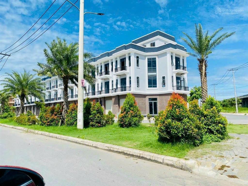 Cần bán gấp căn shophouse mặt tiền 50m dự án the sol city 3.5 tấm giá 4ty6. 0931 112 ***