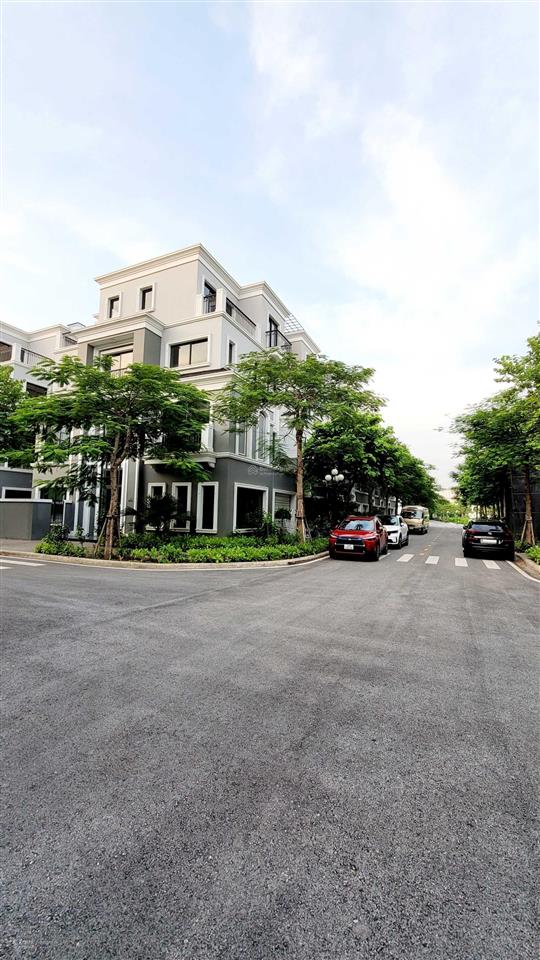 Bán nhanh lk grandbay townhouse hướng đông nam trung tâm bãi cháy