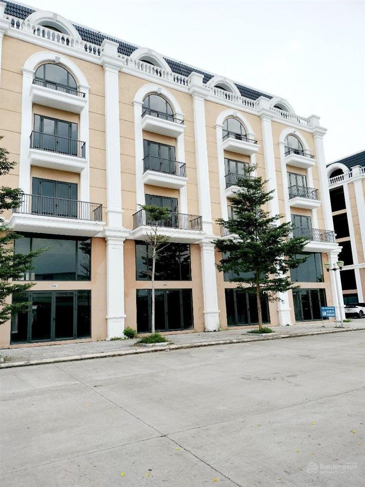 Bán nhà lk tuần châu marina giá 5,6tỷ  sổ đỏ trao tay tại tuần châu, quảng ninh