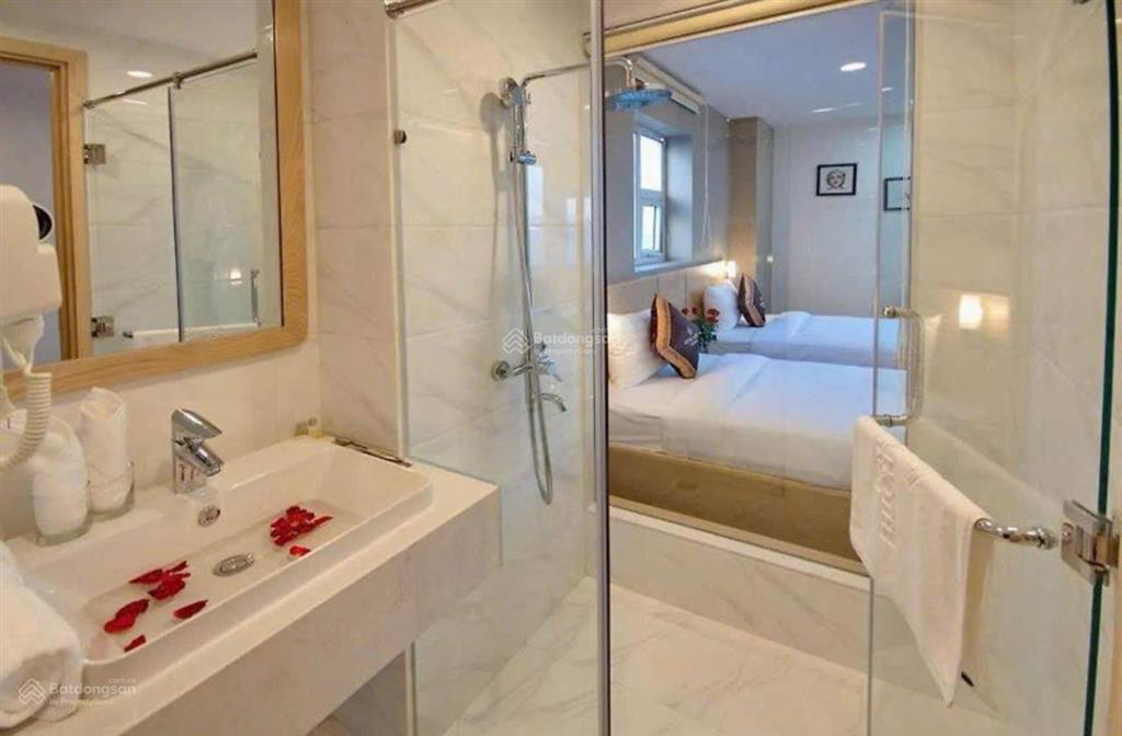 Bán khách sạn 20 tầng, đường bắc sơn, vĩnh hải, nha trang, 247.1m2 (13,2x18,7m) hướng nam  75 tỷ
