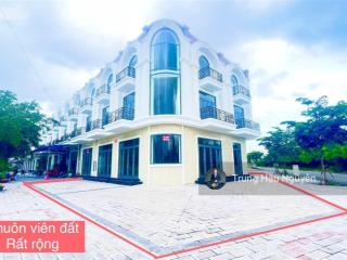 Shophouse góc 3 mặt tiền tôn đức thắng view công viên biển pc, 15x20, 3 tầng, hoàn thiện ngoài