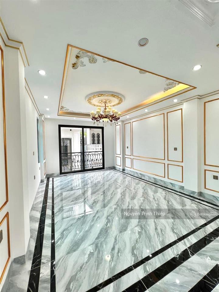 Siêu hot! nhà phú diễn  bắc từ liêm. dt 36m2*6t thang máy ngõ thông. giá 8.7 tỷ (ô tô vào nhà)