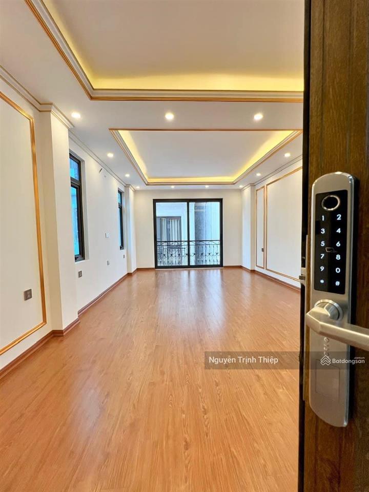 Siêu hot! nhà phú diễn  bắc từ liêm. dt 36m2*6t thang máy ngõ thông. giá 8.7 tỷ (ô tô vào nhà)