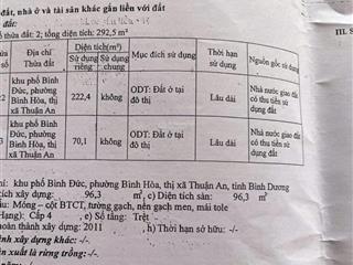 Căn nhà bình hoà lô góc 3 mt dt 300m2 (15x20)đường 5m xe tải vô gần cầu ông bố và lotte mart