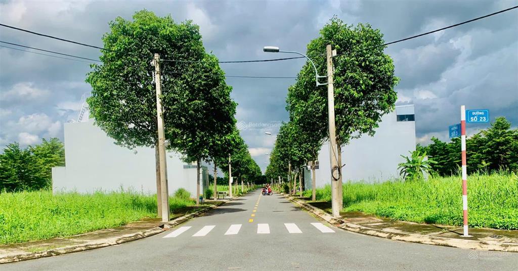 Chuyên bán giỏ hàng chuyển nhượng  nhận bán lại  xây nhà  đường lớn  căn góc  view công viên