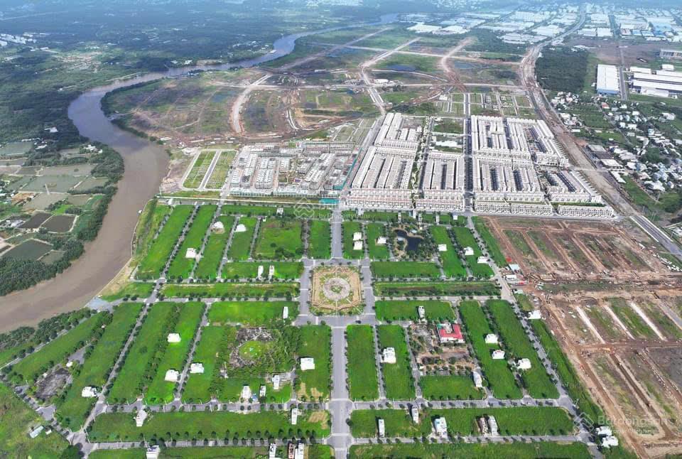 Chuyên bán giỏ hàng chuyển nhượng  nhận bán lại  xây nhà  đường lớn  căn góc  view công viên