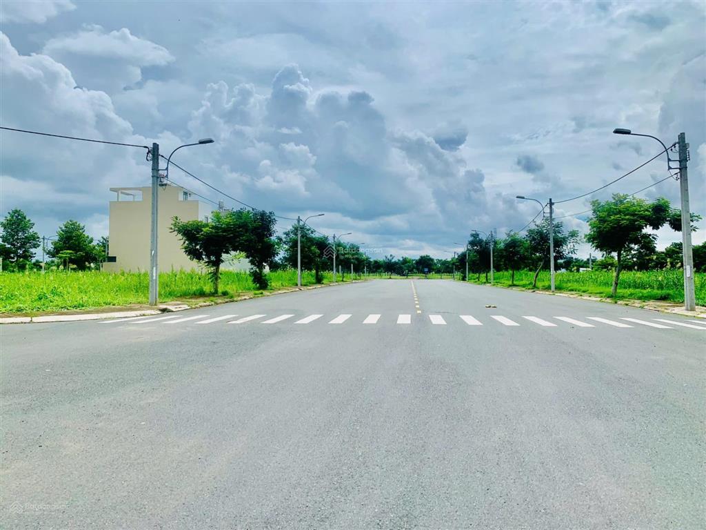 Chuyên bán giỏ hàng chuyển nhượng  nhận bán lại  xây nhà  đường lớn  căn góc  view công viên