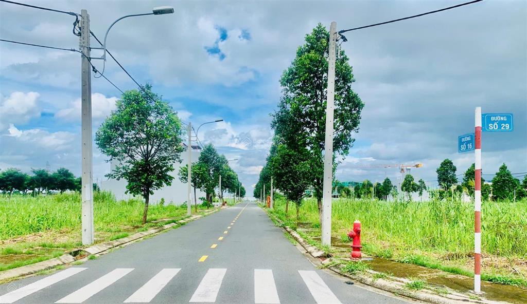 Chuyên bán giỏ hàng chuyển nhượng  nhận bán lại  xây nhà  đường lớn  căn góc  view công viên