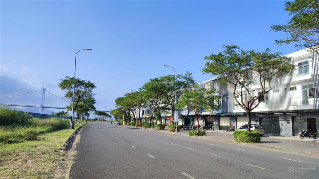 Cực hiếm, cần bán nhà 2 mặt tiền view sông hàn, trung tâm đà nẵng, gần dự án sun symphony