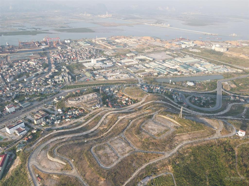 Cần bán gấp nền biệt thự đồi thủy sản 289m2 view chính biển