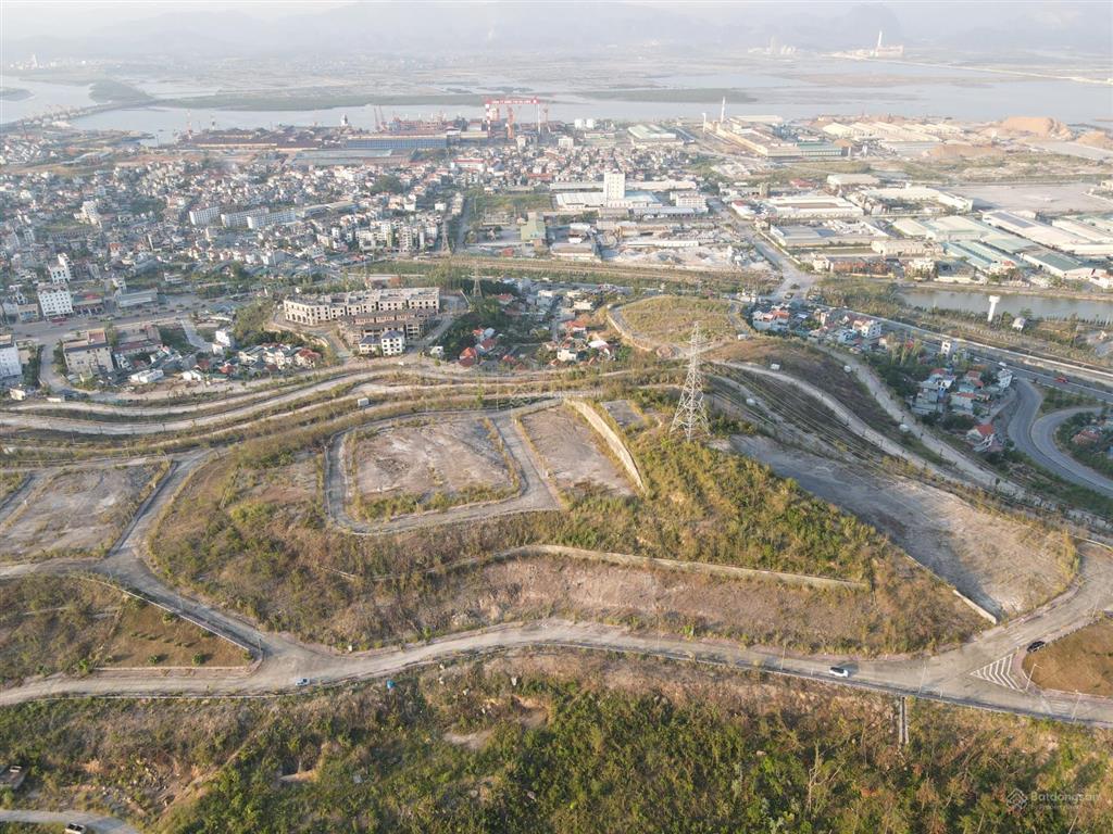 Cần bán gấp nền biệt thự đồi thủy sản 289m2 view chính biển