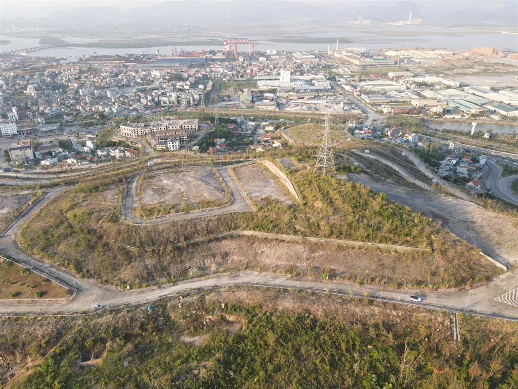 Cần bán gấp nền biệt thự đồi thủy sản 289m2 view chính biển