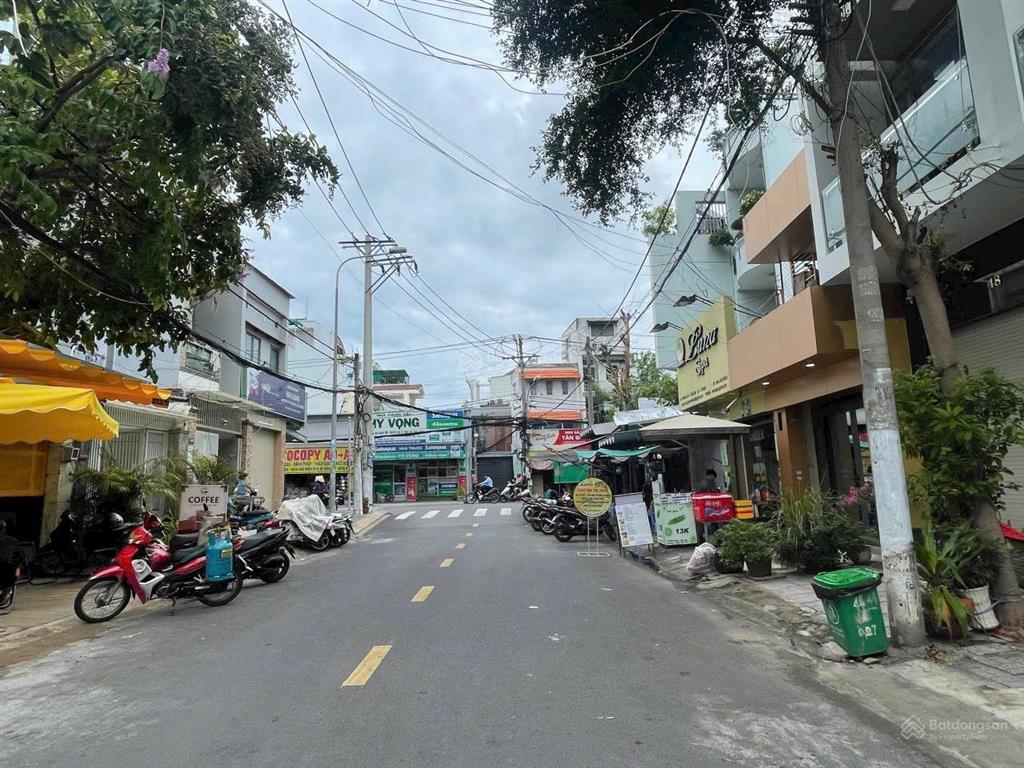 Gần 500m2 đất mặt tiền ngay trung tâm q7. giá chỉ 62tỷ. sát bên quận 4