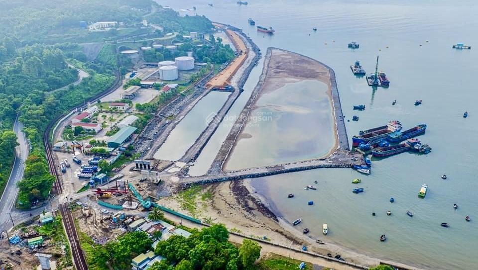 Chính chủ bán lô đất biển có mặt tiền diện tích 2.700m2. xây dựng cao 25 tầng. khu lấn biển 5,000ha