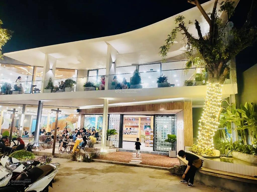 Tôi là chủ nhà mặt tiền số 191 đường nguyễn hoàng cần bán  có sẵn hợp đồng thuê cf 160 triệu/tháng