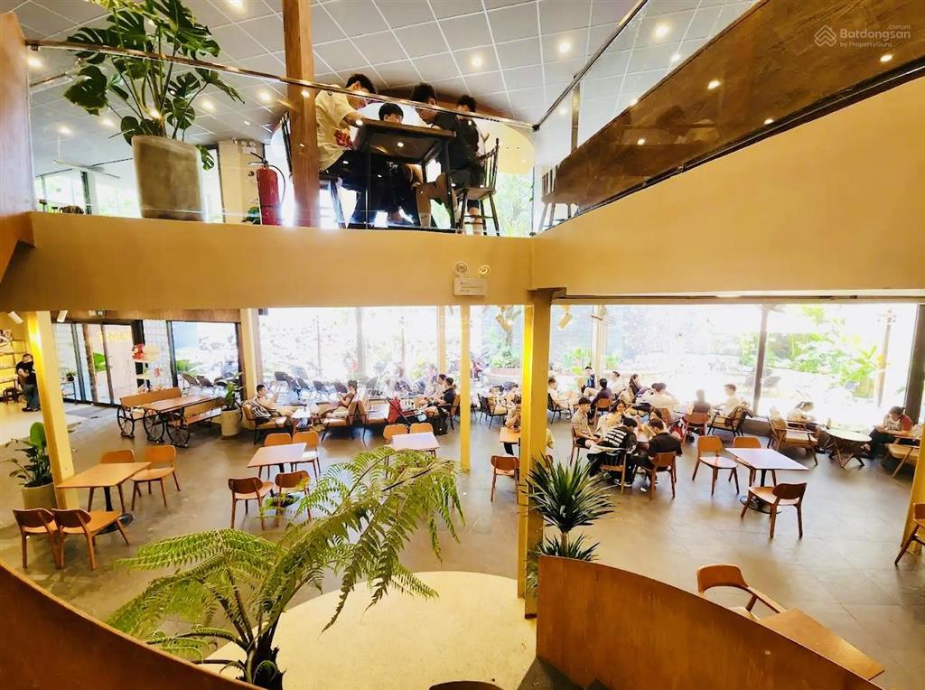 Tôi là chủ nhà mặt tiền số 191 đường nguyễn hoàng cần bán  có sẵn hợp đồng thuê cf 160 triệu/tháng