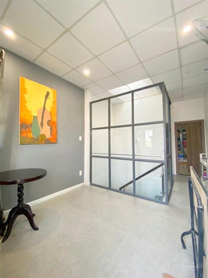 Bán nhà hxh 3 tầng xô viết nghệ tĩnh p25 bình thạnh, giá trả trước 4.2 tỷ, 42m2. shr.  0907 416 ***