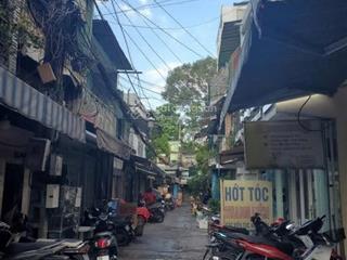 Cho thuê nhà hẻm 8 mét số 389/15, trần bình trọng, quận 10. 3 phòng. trệt + lầu. giá 15 triệu/tháng