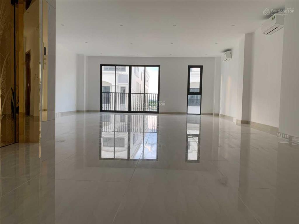 Cho thuê văn phòng 5x15m, 6x20m, 7x20m, 9x20m. sàn trống ngăn kính sẵn máy lạnh. giá chỉ từ 5tr/th