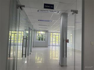 Cho thuê biệt thự 10x20m khu him lam quận 7 làm văn phòng. giá 100tr