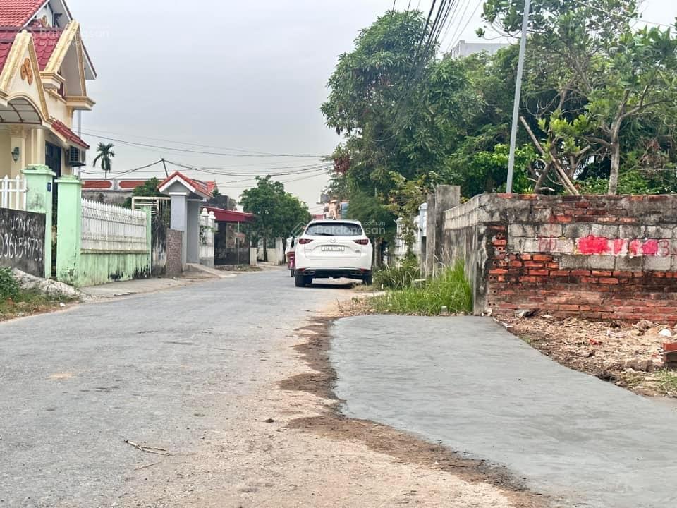 Mặt đường sông he gần vin hoà nghĩa dương kinh hải phòng.lô góc