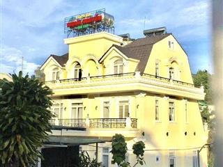 Bán khách sạn đường lê vân tám, phường 10, tp. đà lạt, gần trung tâm có view đẹp
