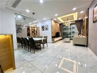 Cần bán căn góc lầu 5 tòa m6 midtown, full nội thất view sông đẹp đang có hđt giá 8,2 tỉ all in