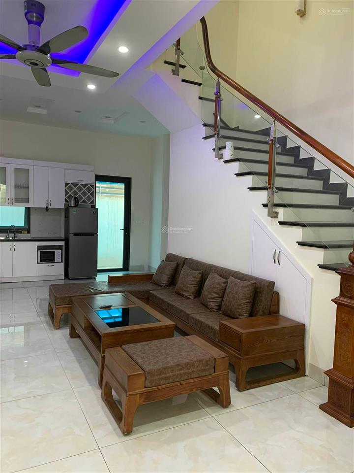 Cho thuê nhà mới xây 3 tầng tại khu đô thị vsip bắc ninh có 3 phòng ngủ full đủ nội thất 12tr/th