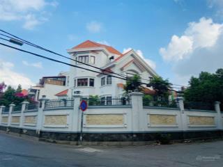 Bán villa góc 2mt đường nguyễn ư dĩ, thảo điền, dt 685m2  0909 924 ***