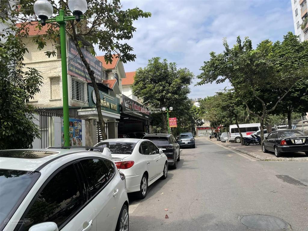 Cần bán căn góc biệt thự linh đàm dt 260m2, 2 mặt tiền đường 17m và 13m, 4 tầng, vị trí đẹp, sđcc