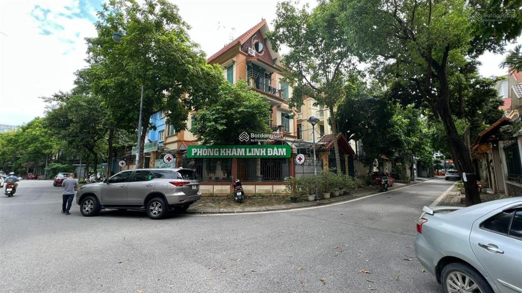 Cần bán căn góc biệt thự linh đàm dt 260m2, 2 mặt tiền đường 17m và 13m, 4 tầng, vị trí đẹp, sđcc