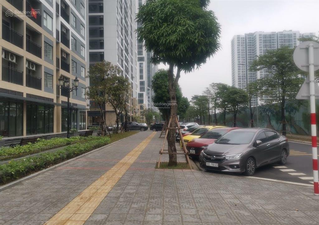 Chính chủ cần bán shop chân đế toà sa2 vinhomes smart giá 7 tỷ đang kinh doanh.  0986 126 ***