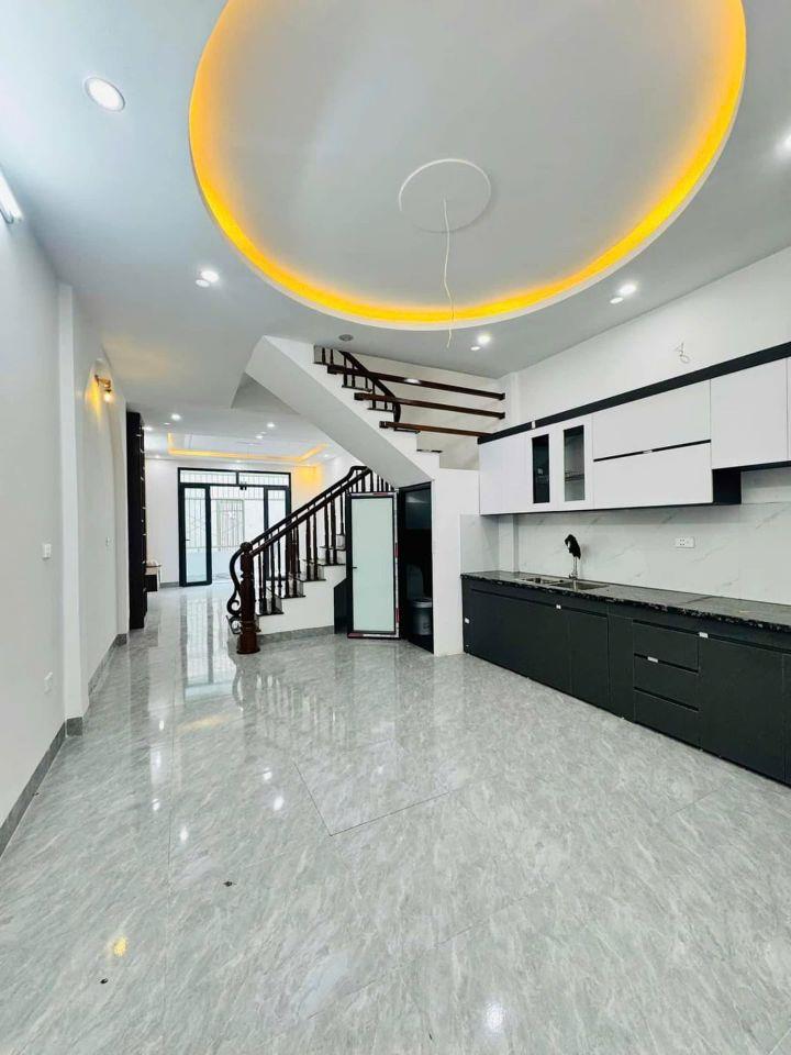 Bán nhà Trạm Trôi, Hoài Đức 35M 5 Tầng, 3 ngủ, ô tô đỗ giá 4.4 tỷ