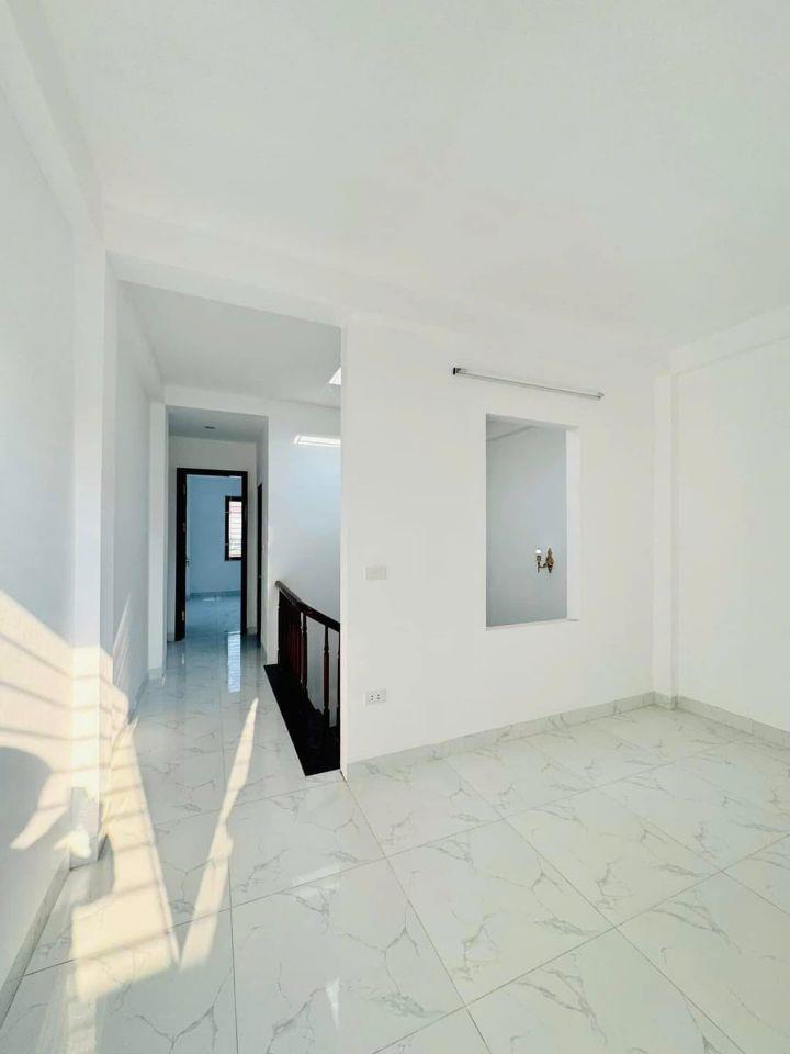 Bán nhà Trạm Trôi, Hoài Đức 35M 5 Tầng, 3 ngủ, ô tô đỗ giá 4.4 tỷ