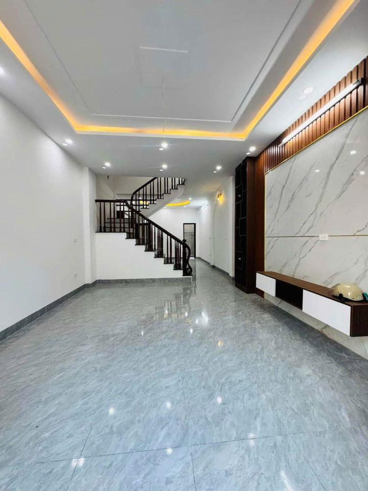 Bán nhà Trạm Trôi, Hoài Đức 35M 5 Tầng, 3 ngủ, ô tô đỗ giá 4.4 tỷ