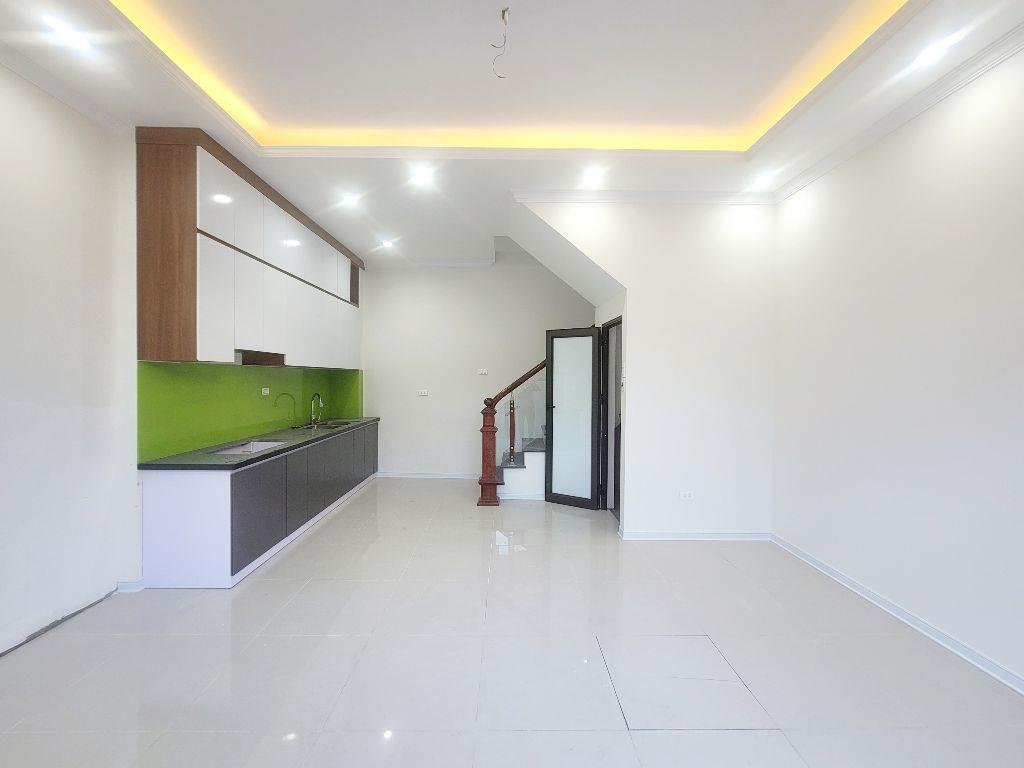 Chỉ 2 tỷ nhận nhà Di Trạch xây mới 5 Tầng, 3P Ngủ, gần phố Nhổn đi Mỹ Đình 3km