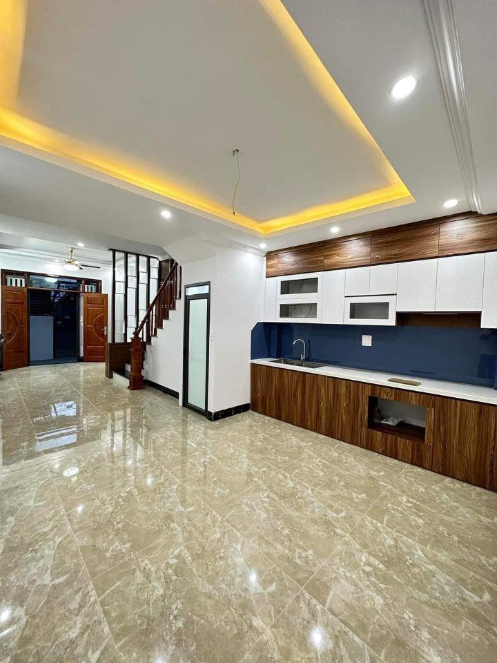 Bán nhà gần phố Trịnh Văn Bô, Phương Canh 38M, 5 Tầng, gác lửng, 5p ngủ giá 5.7 tỷ