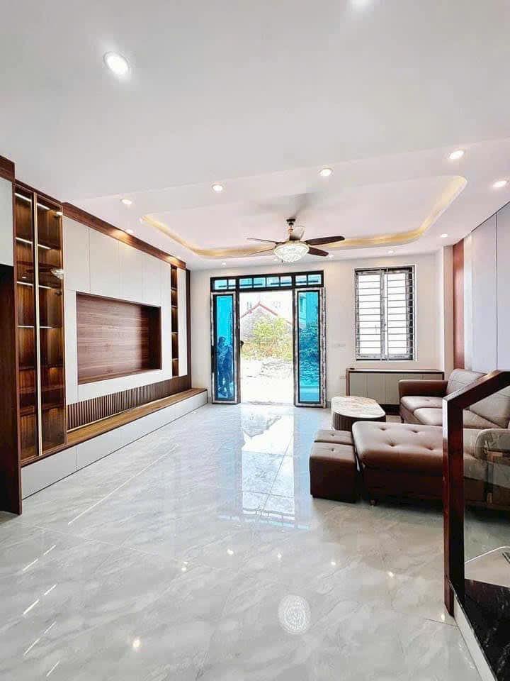 Siêu phẩm nhà Hoài Đức 39M 4 Tầng, 4 ngủ, ô tô đỗ gần, full nội thất giá 5.5 tỷ