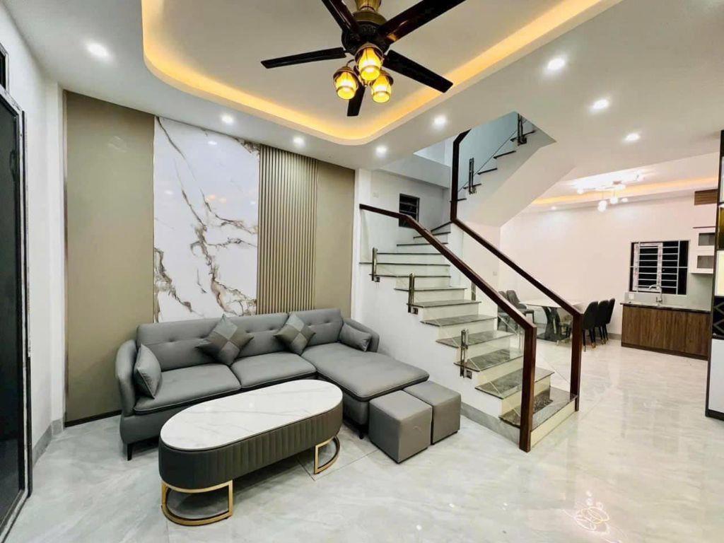 Siêu phẩm nhà Hoài Đức 39M 4 Tầng, 4 ngủ, ô tô đỗ gần, full nội thất giá 5.5 tỷ