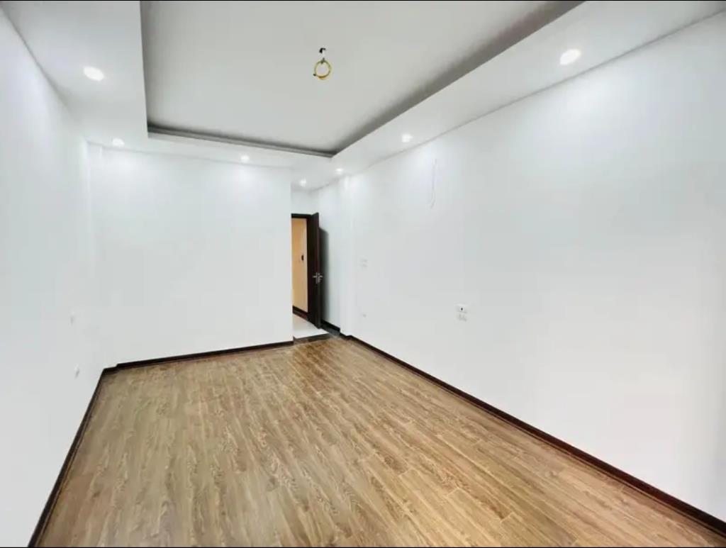 Bán nhà Lại Yên 32M 5 Tầng, 3 ngủ rộng, chỉ 20m ô tô đỗ kinh doanh giá 4.3 tỷ