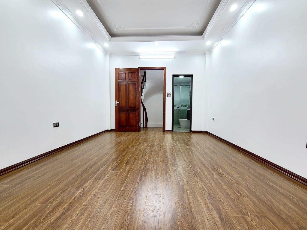 Bán nhà Xuân Phương 5 Tầng, 3 ngủ khép kín, nội thất sắn, ô tô đỗ cách 20m giá 5 tỷ