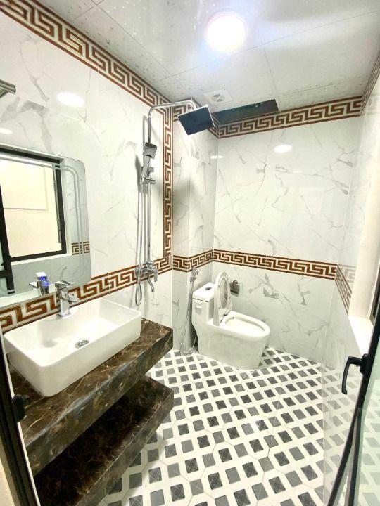 Nhà đẹp Đại Mỗ - ô tô đỗ gần - trung tâm Vinhomes - xây 5 Tầng - 3p ngủ giá 5 tỷ