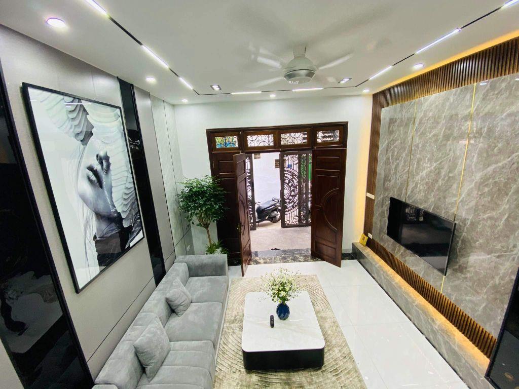 Bán nhà mặt ngõ Kim Chung 40M 4 Tầng, 5p ngủ, nội thất đẹp, ô tô đỗ sát nhà giá 5.2 tỷ
