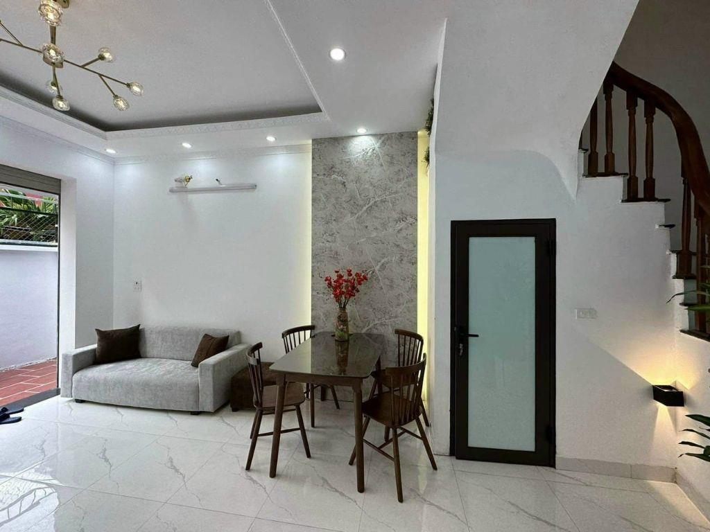 Bán nhà An Khánh, gần khu biệt thự 32M 5 Tầng, ngõ vào 3m, ô tô đỗ cạnh nhà giá 4.6 tỷ