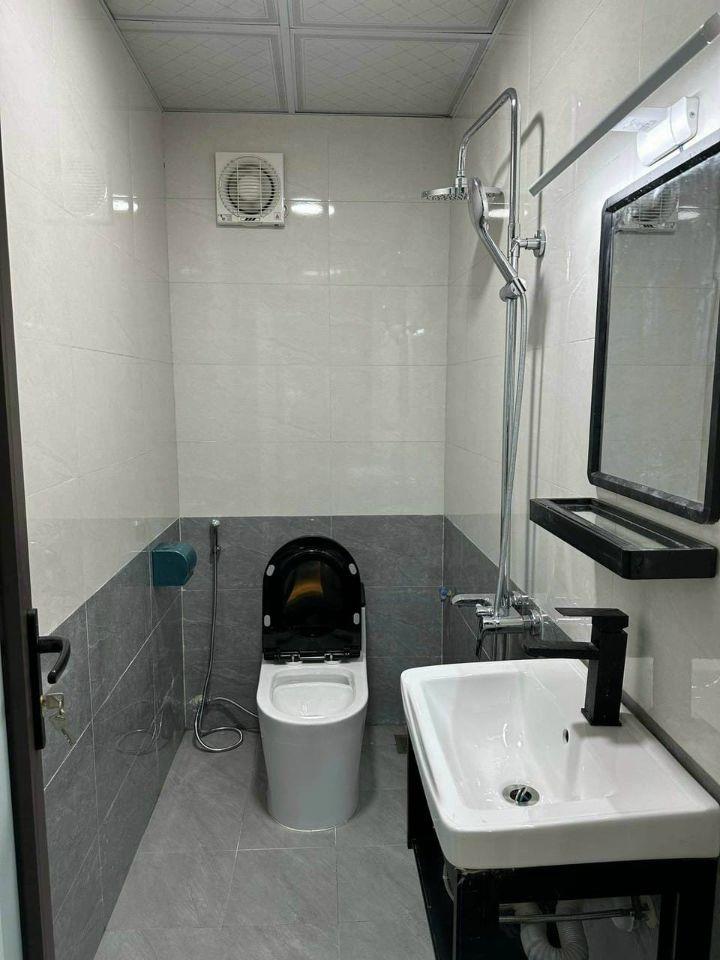 Bán nhà An Khánh, gần khu biệt thự 32M 5 Tầng, ngõ vào 3m, ô tô đỗ cạnh nhà giá 4.6 tỷ